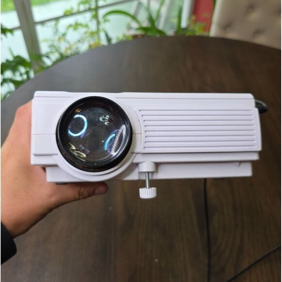 RCA Home Theater Projector With Remote, Power Supply & Manual Model RPJ136 White - Picture 4 of 16